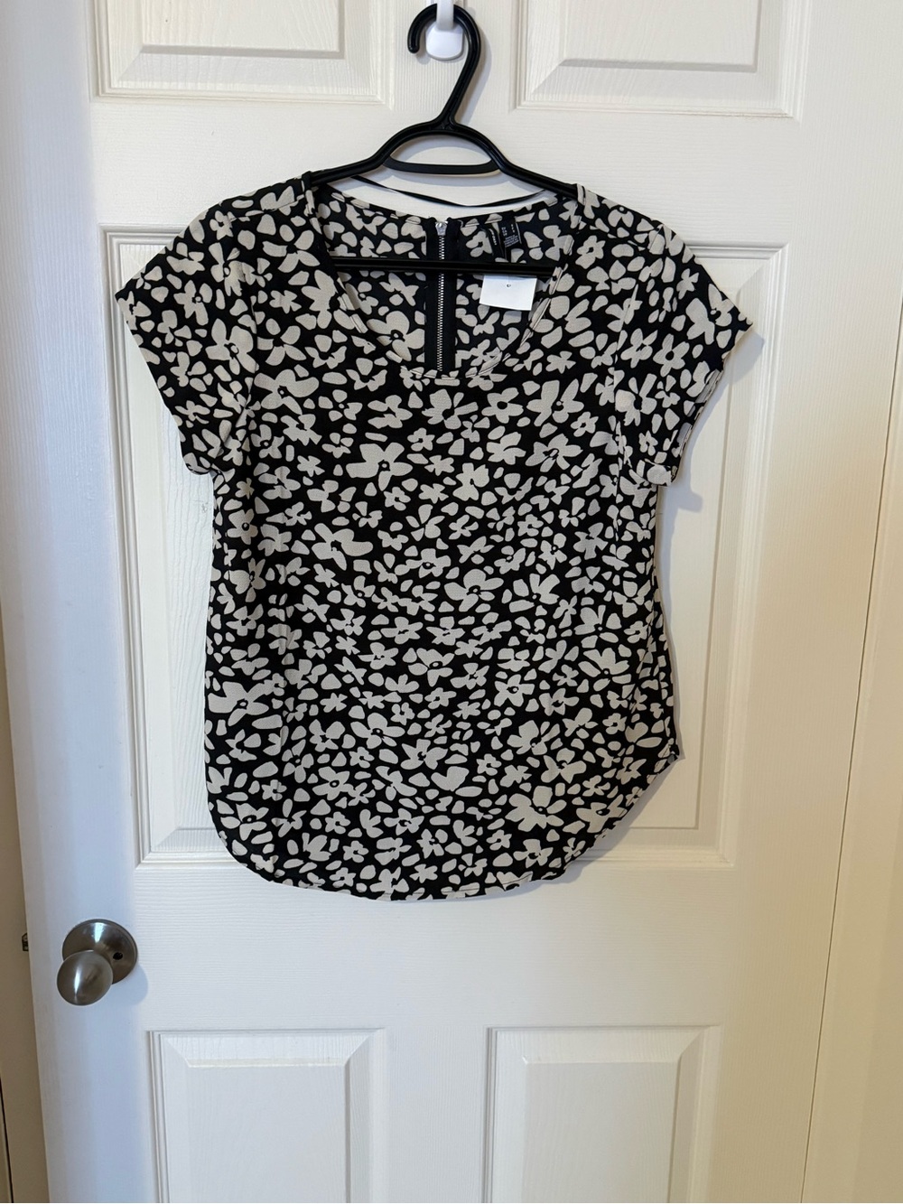 Women’s Short Sleeve Black & Beige Floral Print Blouse